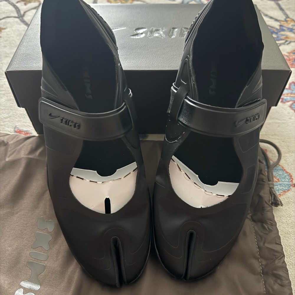 NikeSkims Black Rift Satin Shoes 7,5